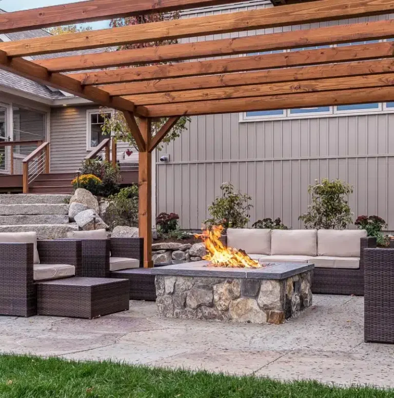 Outdoor Fire Pits & Fireplaces